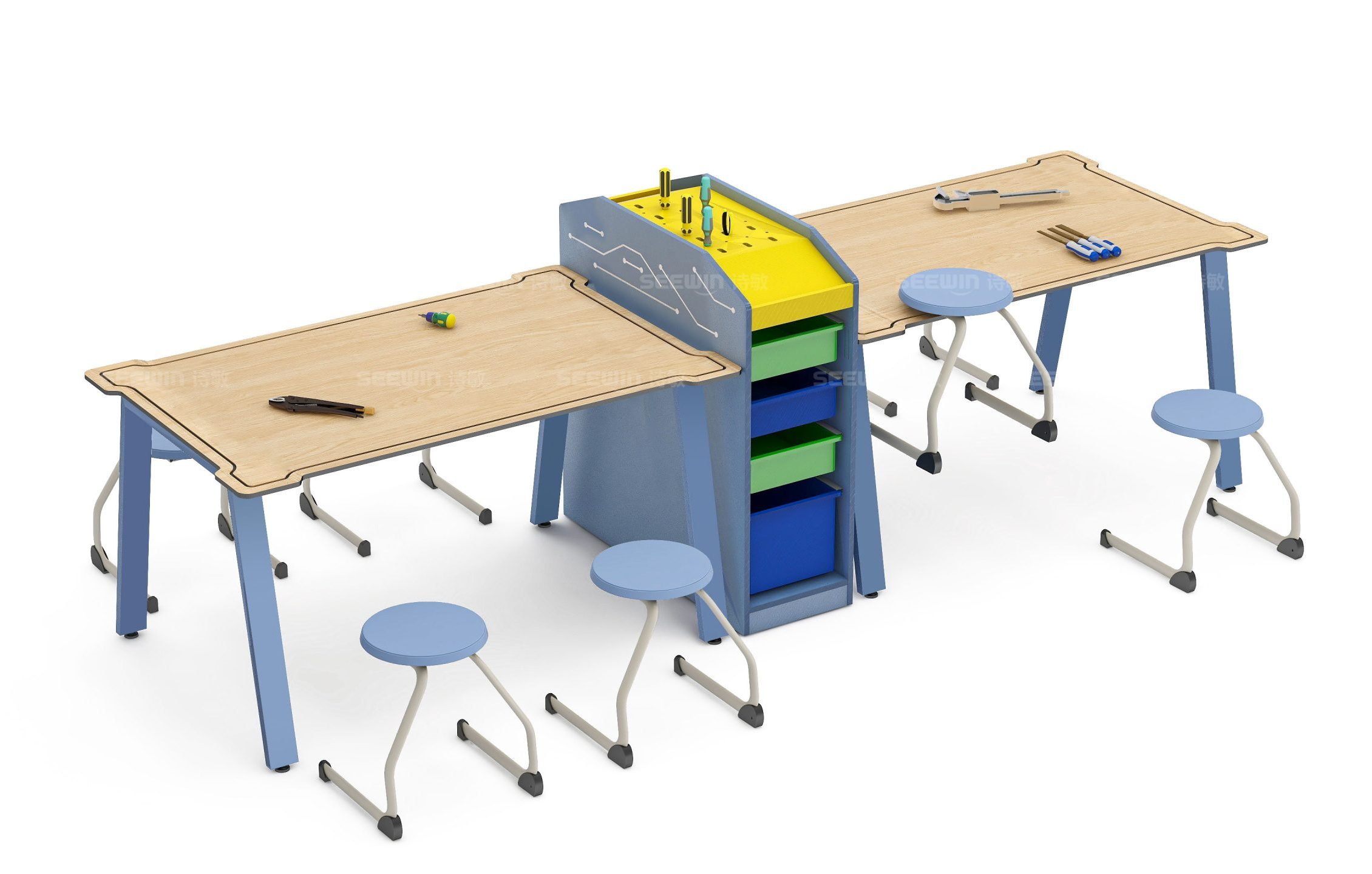 שולחנות מייקרים ומחשבים