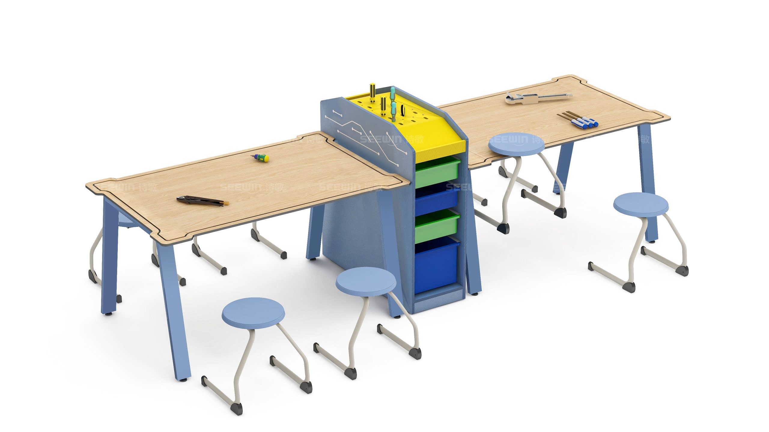 שולחנות מייקרים ומחשבים